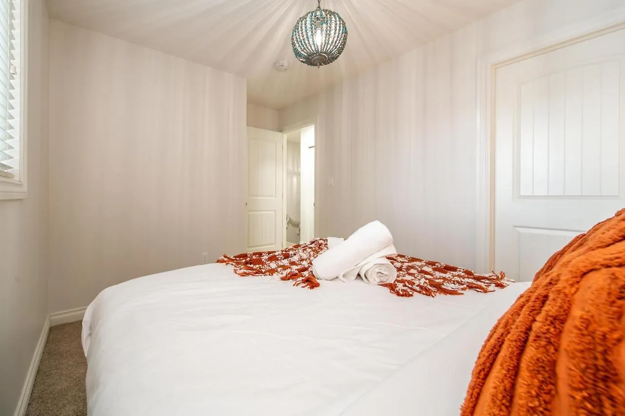 Mediterranean Oasis: King Suite with Jacuzzi & Entertainment Edmonton