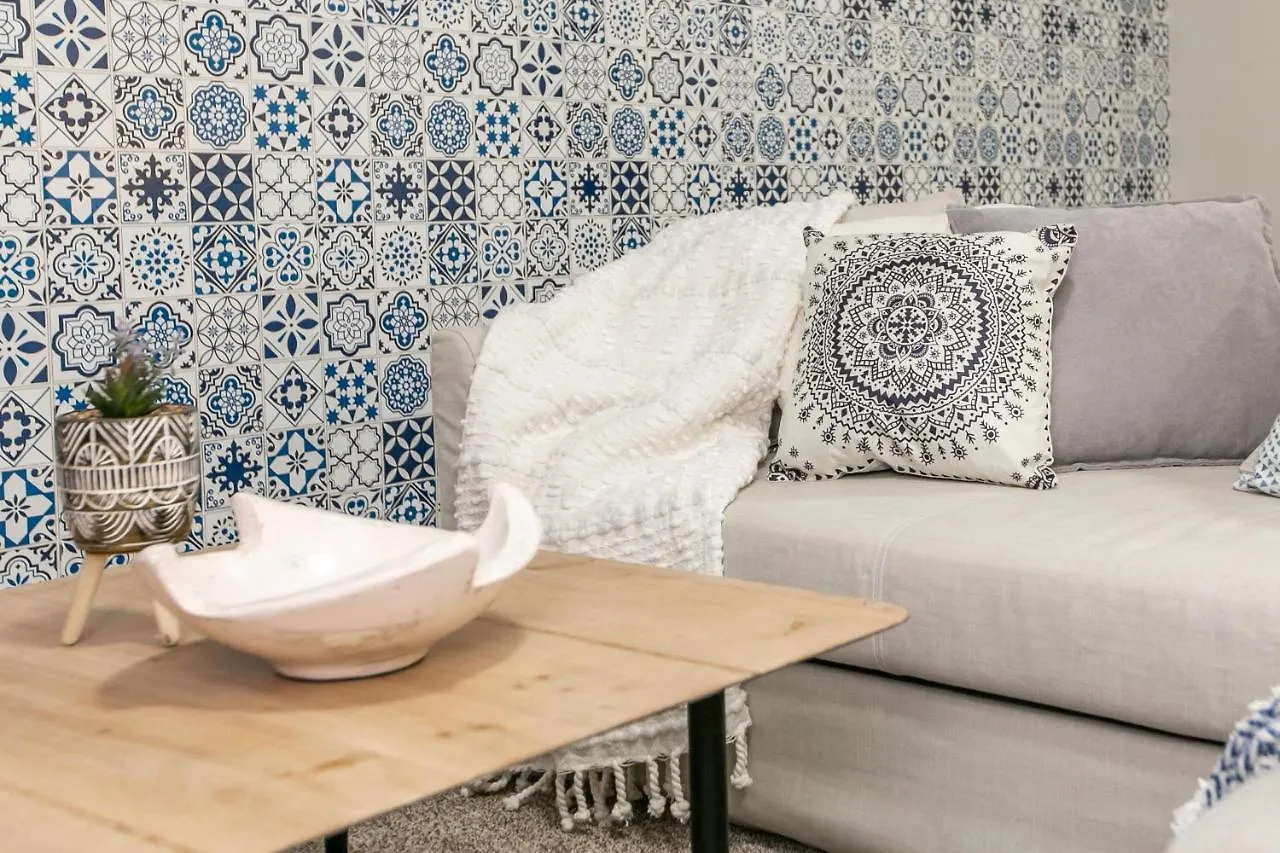 Holiday home Mediterranean Oasis: King Suite with Jacuzzi & Entertainment Edmonton